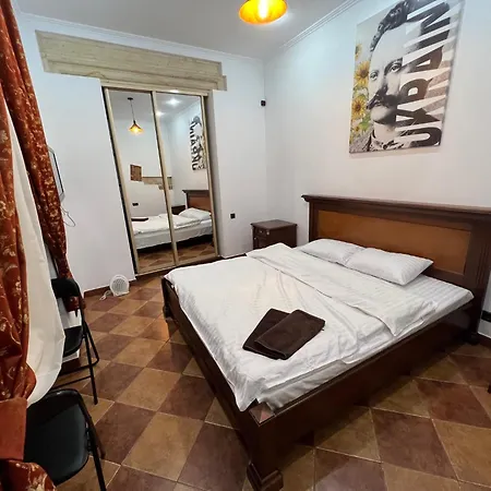 Ukrainian House на площі ринок Апартаменти *