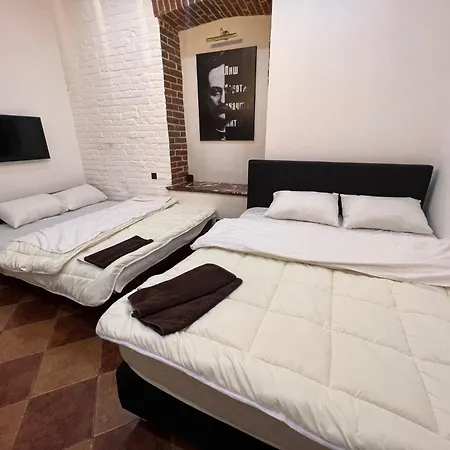 Ukrainian House на площі ринок Львів